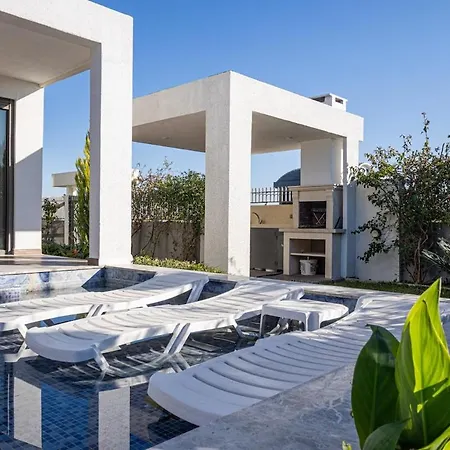 Mira Private & Luxury Pool In Villa